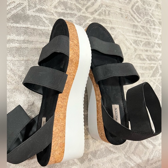 STEVE MADDEN HEIDI BLACK PLATFORM SANDALS - Picture 2 of 5